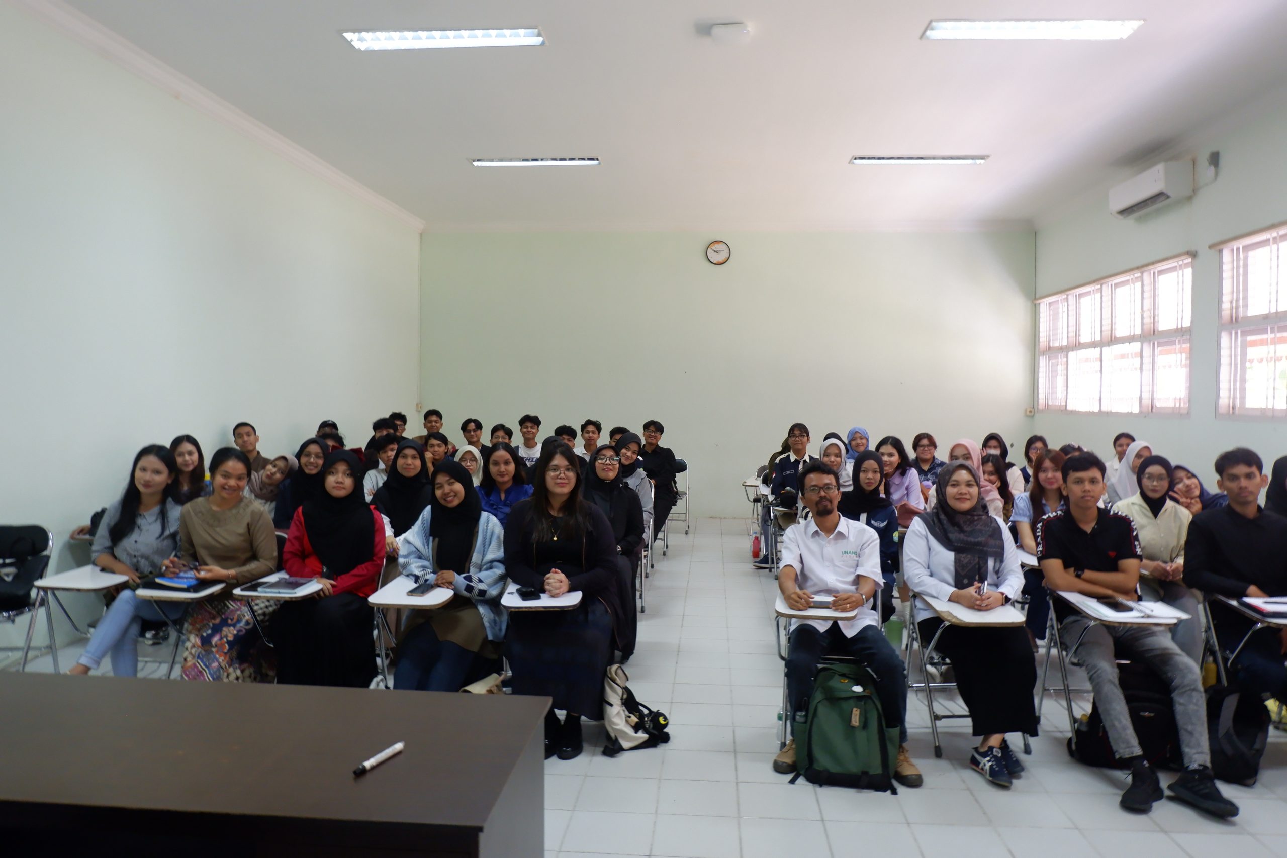 Perkuat Kolaborasi Akademik, HI FISIP Universitas Andalas Gelar Visiting Lecturer di HI FISIP Universitas Riau
