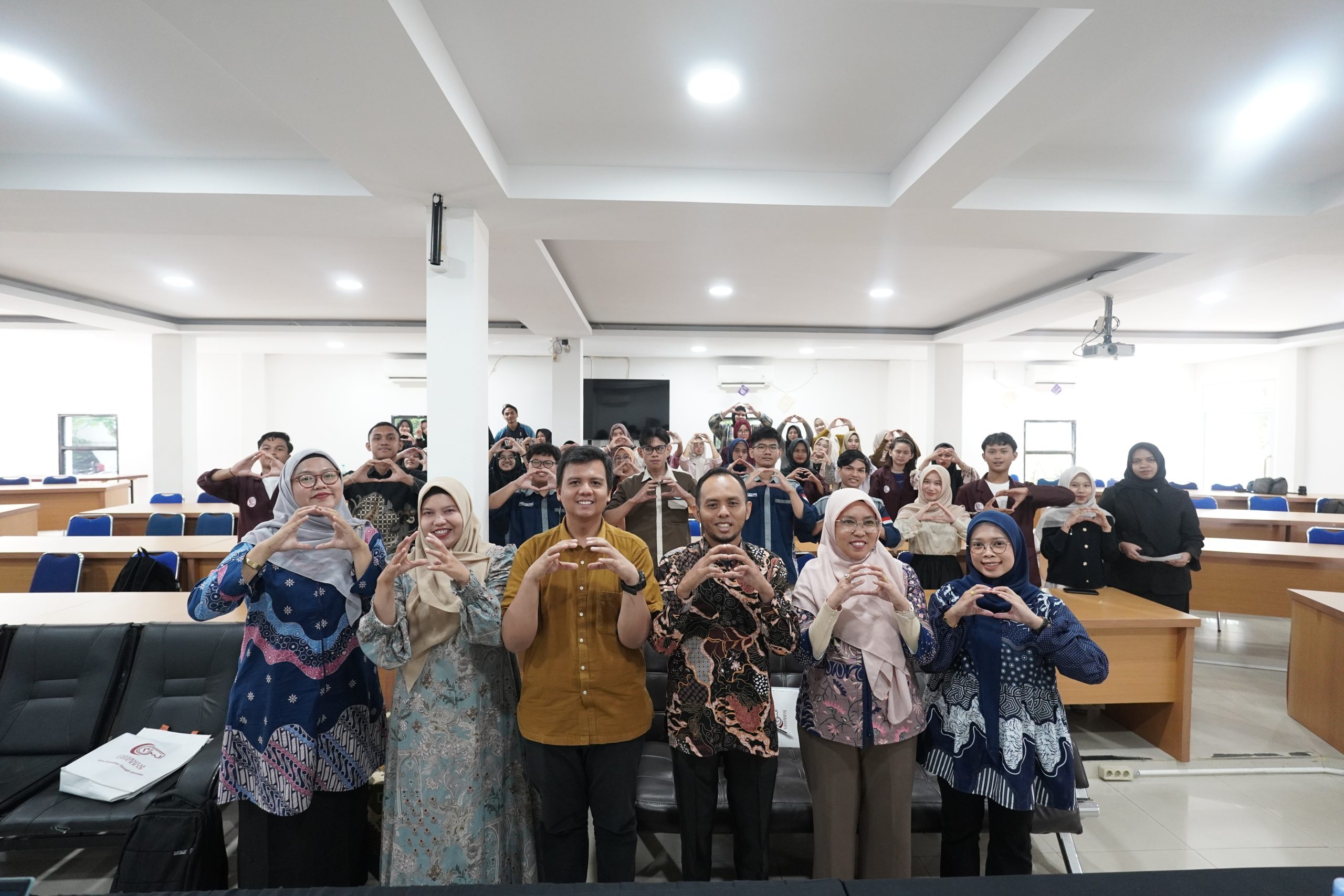HI FISIP Universitas Andalas Laksanakan Visiting Lecturer di Universitas Abdurrab Pekanbaru